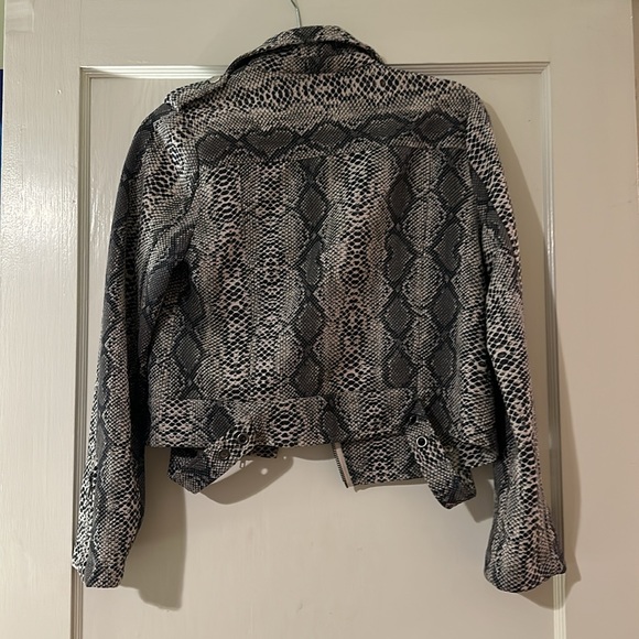 Jacket - Picture 3 of 3